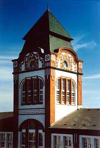 der historische Turm - hier kann eine Loft-Wohnung gebaut werden